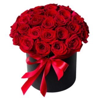 25 red roses in a hatbox | Flower Delivery Zelenograd